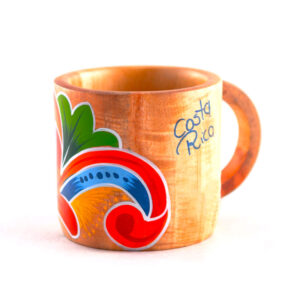 Jarra de madera con pintura típica